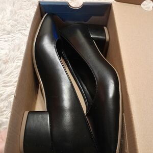 Liz Claiborne Black Pumps Women's Shoes 8